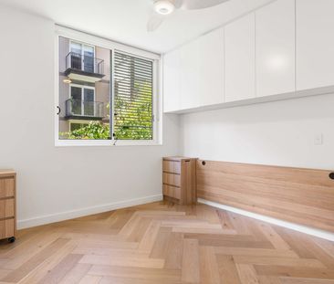 Modern High Spec Beachside Apartment with Secure Parking - Photo 3