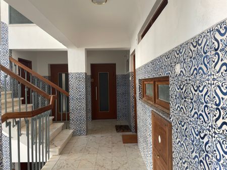 Apartamento T1 para arrendamento sem móveis no Monte Estoril - Photo 4