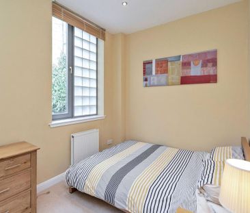 3 bedroom terraced house to rent - Photo 5