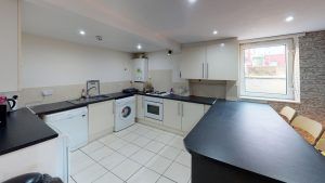 1 Beechwood Mount, Leeds, LS4 2NQ - Photo 1