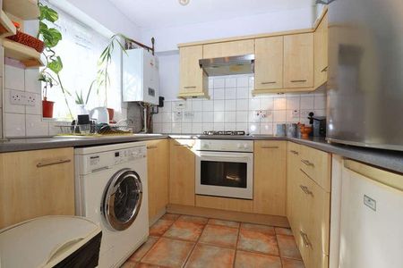 Chaffinch Close, Surbiton, KT6 - Photo 4