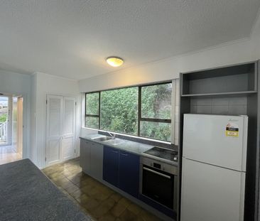Spectacular Views in Hataitai - Photo 3
