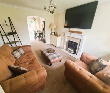 3 bedroom detached house to rent - Photo 3