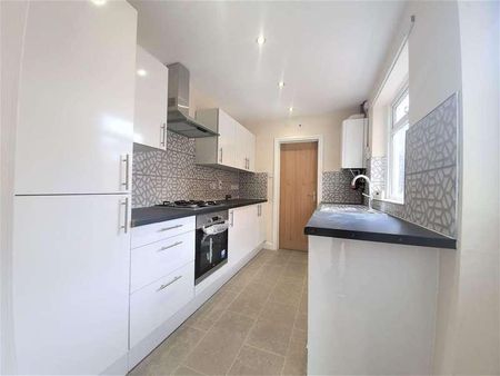 Queens Road, Northampton, NN1 - Photo 4