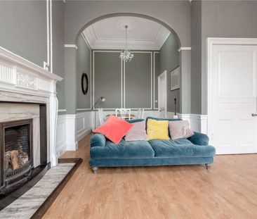 A spacious and bright furnished two bedroom conversation flat overl... - Photo 1