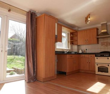 3 bedroom semi-detached house to rent - Photo 4