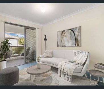 Modern Townhouse in Prime Pacific Pines Location - Photo 3