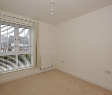 3 bedroom semi-detached house to rent - Photo 2