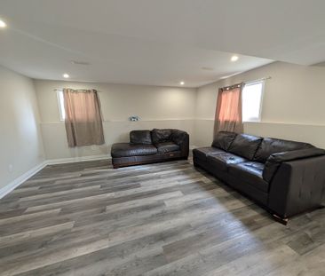 15 College Park Dr, Welland - 2 Bedroom Lower Unit - Photo 3