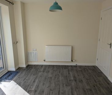 4 bedroom semi-detached house to rent - Photo 4