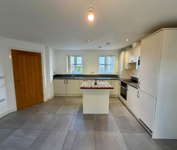 2 bedroom semi-detached house to rent - Photo 3