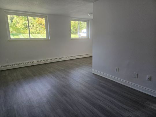 For Lease - 11 Wellington Rd 124 N/A Unit# Apt # 102, Erin, Ontario - Photo 1