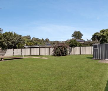 15 Loveanius Street, Silkstone QLD 4304 - House For Rent | Domain - Photo 6