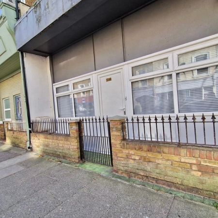 Northdown Road, Margate, CT9 2RL, Kent - Photo 3