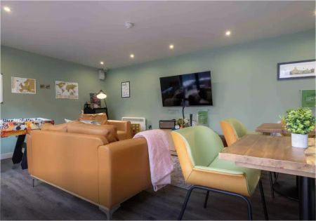 Gold En Suite - Photo 2
