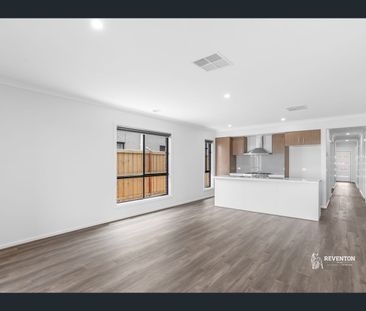 8 Slade Street, Sunbury, Vic 3429 - Photo 1