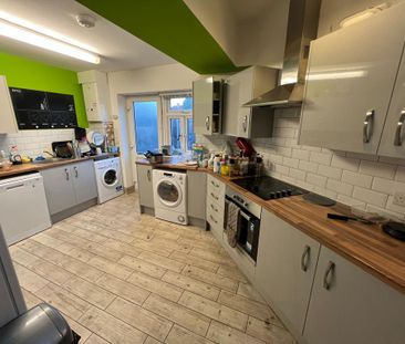 1 bedroom in a house share to rent - Photo 5