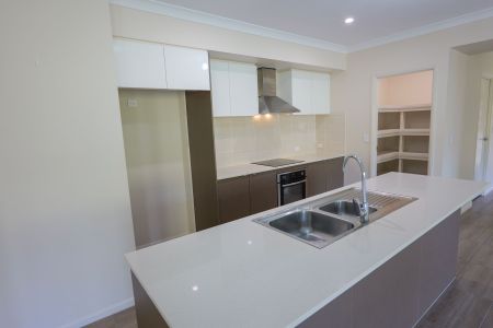 FREESTANDING DUPLEX IN POPULAR LOCATION - Photo 3