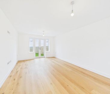 4 bedroom detached house to rent - Photo 1