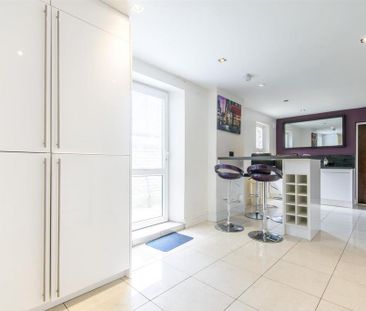 6 bedroom terraced house to rent - Photo 5