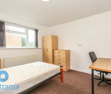 5 bed Semi-Detached House for Rent - Photo 6