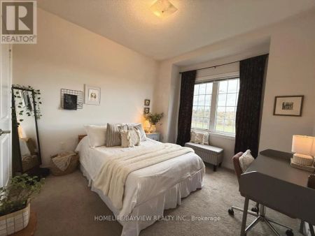 122 CORONATION ROAD - Photo 3