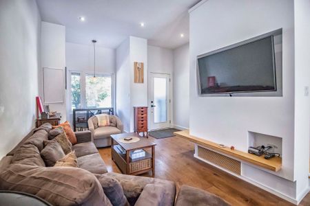 For Lease - 121 Montrose Avenue Unit# Upper, Toronto, Ontario - Photo 5