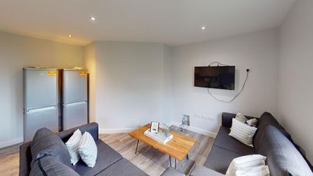 6 bedroom flat to rent - Photo 2
