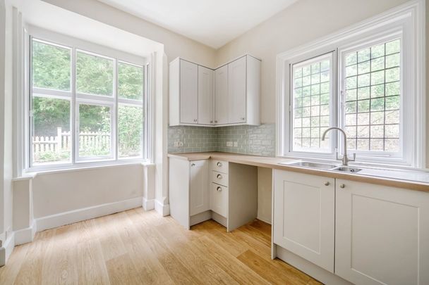 4 bedroom detached house to rent - Photo 1