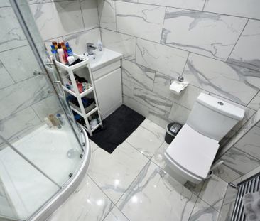 2 bedroom Flat in 1 Towers Way, Leeds - Photo 3