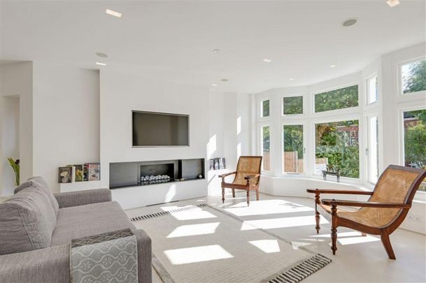 6 bedroom semi-detached house to rent - Photo 1