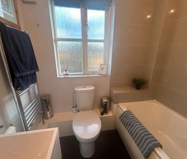 2 bedroom semi-detached house to rent - Photo 4