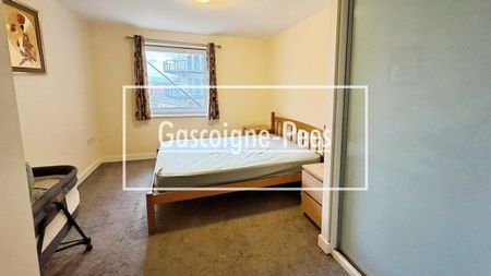 Winterthur Way, RG21 - Photo 3