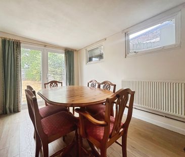 Larchwood Drive, Englefield Green, Egham, Surrey, TW20 0SH - Photo 3