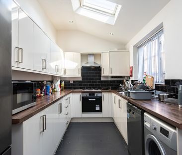 6 Bedroom Student Home! 162pppw 52 Weeks. All Bills included. No fe... - Photo 5