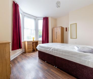 3 bed flat to rent in Rothbury Terrace, Newcastle Upon Tyne, NE6 - Photo 1