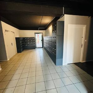 Location Appartement 1 pièce 25m² LE GRAND QUEVILLY 76120 - Photo 2