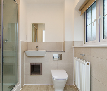 3 bedroom semi-detached house to rent - Photo 3