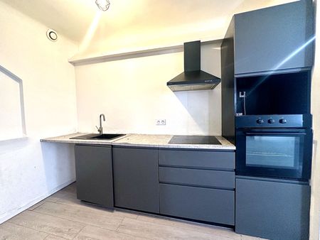 Location Appartement 4 pièces 80m² - Photo 2