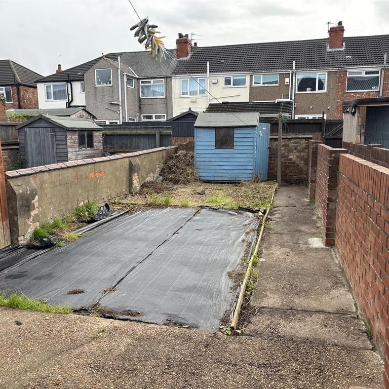 2 bedroom terraced house to rent - Photo 1