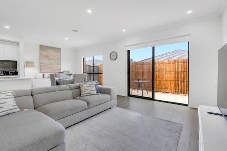 Modern and Stylish 3 Bedroom Home!! - Photo 4