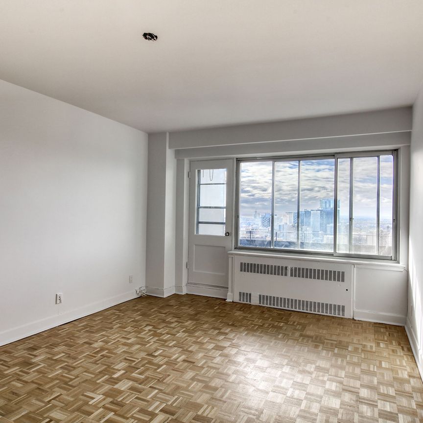 3555 Cote-des-Neiges Road - Photo 1