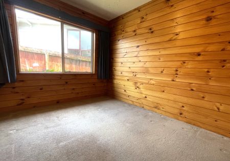 3 Bedrooms in Botany Downs - Photo 2