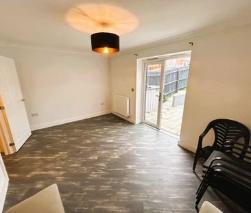 3 bedroom terraced house to rent - Photo 1