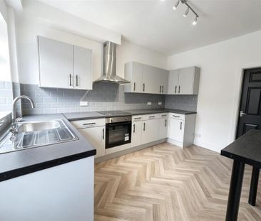 3 bedroom terraced house to rent - Photo 4