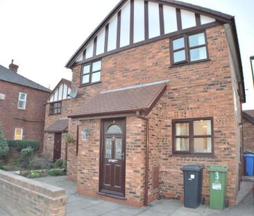 2 bedroom mews to rent - Photo 4