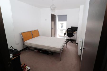 2 bedroom apartment to rent - Photo 4