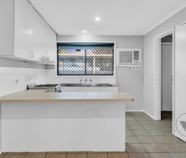 Walking Distance to Woodgrove Shopping Centre! Kurunjang Primary & ... - Photo 3