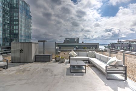 Condo for rent, Montréal (Ville-Marie) - Photo 2