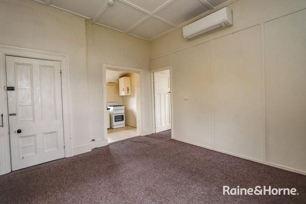 1/216 Russell St, Bathurst, NSW 2795 - Photo 1